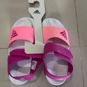 kid’s sandals pallets available