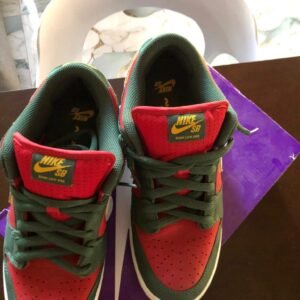 nike sb dunks shoes pallets