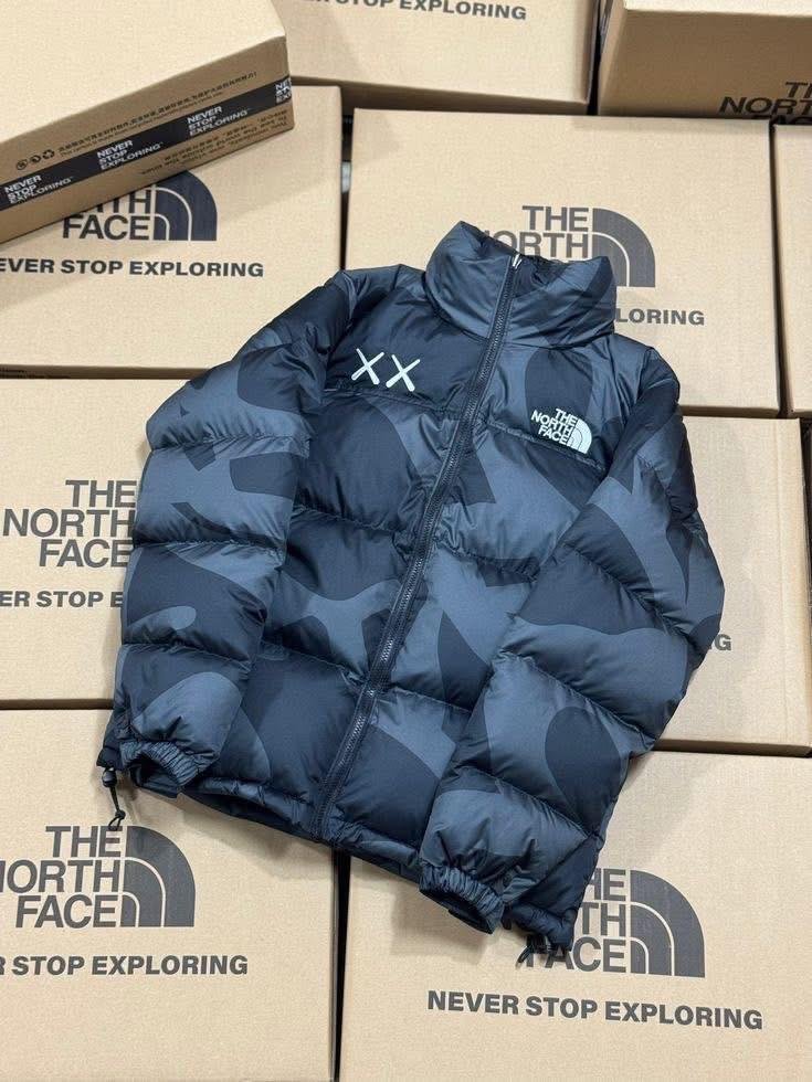 pallets of the north face of the winter jacket pallets available pallets of the north face of the winter jacket pallets available